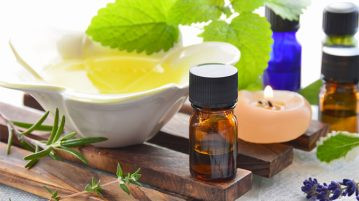 Tea Tree Essential Oil – Best Remedy for Acne and Hair Loss